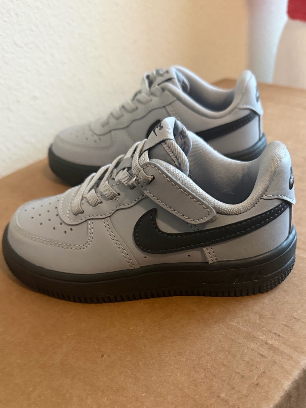 Nike Gray and Black Kids Low-Top Sneakers
